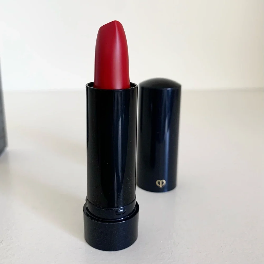 Cle de peau cashmere lipstick in red legend rouge a levres